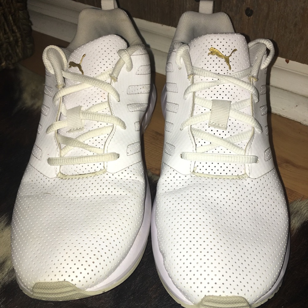 Puma tennis shoes